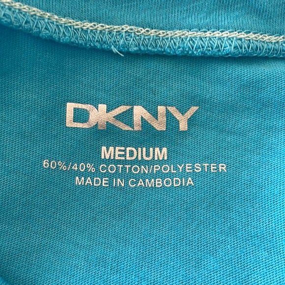 DKNY Girls Medium Tee * Shopping with 3D Embellishments - Picture 5 of 7